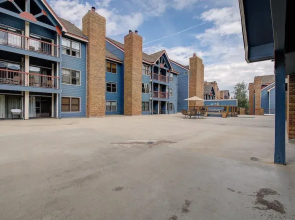 Ski-in Downtown Breckenridge Condo