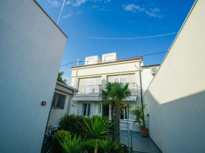 Skunca's house
