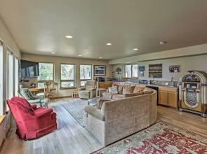 Deck & Beach Access: Lake Tahoe Shoreside Retreat!