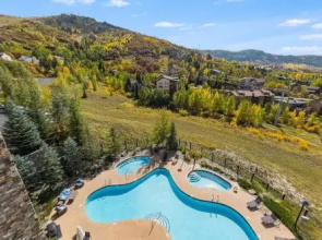 Edgemont 2402 - Luxury Ski-in Ski-out Condo