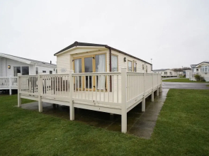 Caravan - Sleeps 8 - Pets Ok - Parking