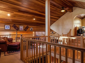 Pine View Lodge by Tahoe Mountain Properties