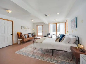 Cozy Studio on Secluded 55 Acres w/ Fire Pit!