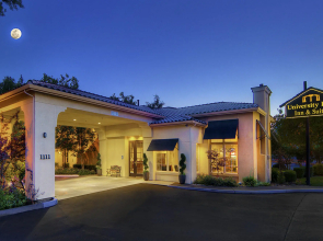 University Park Inn & Suites, an Ascend Collection Hotel