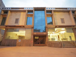 Capital O 445 Impress Hotel