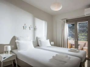 Caravel Apartments Stalis
