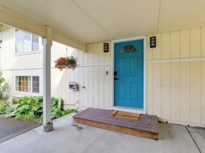 6 Mi to Dtwn: Bright & Airy Anchorage Getaway!