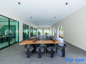 Spacious 1br in Bang Tao, Title legendary