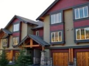 Pinnacle Ridge Chalets by Fernie Lodging Co