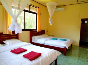 Baan Rimnam Resort Khao Sok