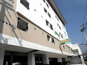 Poomsiri Place