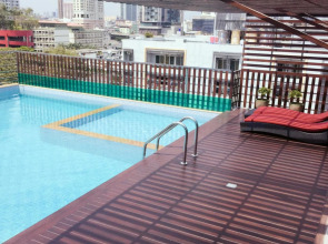 Top High Airport Link Hotel