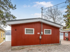 Cozy Cottage by the Lakeshore 4