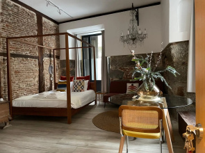 Opera Suite Carmen Studio near Royal Palace