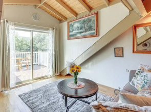 Home w/ 2 Decks - 2 Mi to Lake Gregory Dog Park!