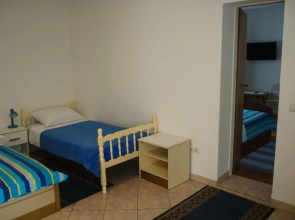 Apartments Zdravko-150m from beach
