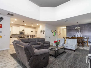 Spacious Home Near Disney Parks