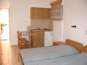 Alexandros Apartments