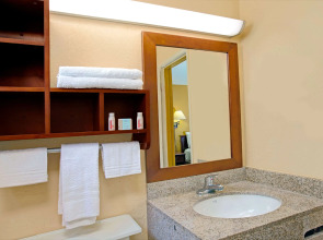 Travelodge by Wyndham Fort Lauderdale