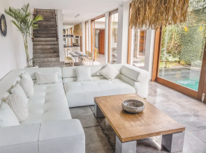 AB Villa & Apartments
