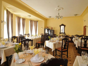 Fried Castle Hotel and Restaurant