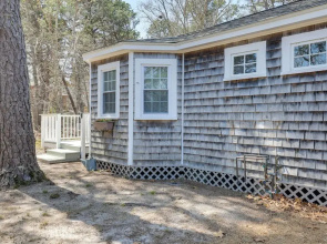 2 Mi to Coastline: Cozy Wellfleet Escape w/ Deck