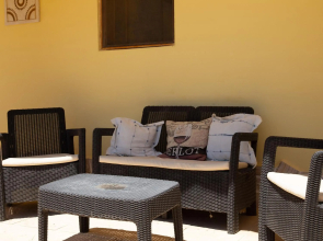 Casa Mari - fabulous semi-detached villa with swimming pool, tennis court and huge gardens