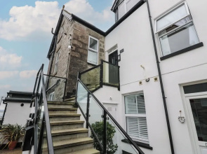 5 Lyonesse Apartments