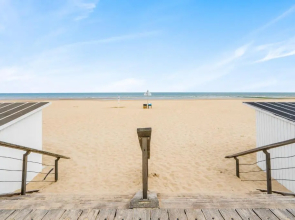 Modern and bright seaside app w seaview & terrace