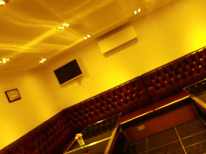 Exhibition Court Hotel 4