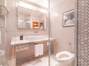 The Hollywood Roosevelt