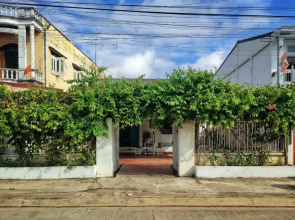 Naga Hostel & Café