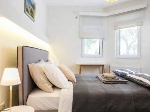 Anavyssos 1 bedrm 4 prs flat 5min walk from Beach