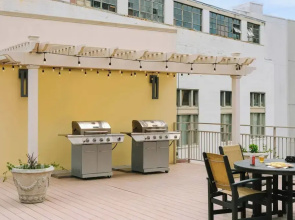 Stylish NOLA condos at 925 Common St