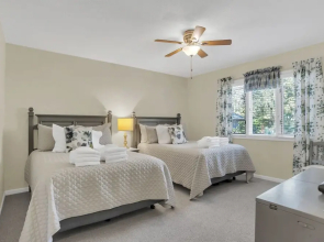 9 Ruddy Turnstone at The Sea Pines Resort