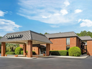 Days Inn by Wyndham Statesboro