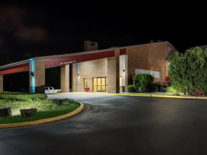 Red Roof Inn & Suites Lexington - Hamburg