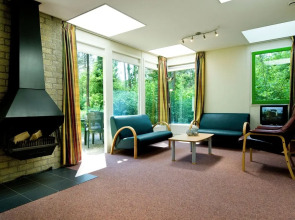 Single Storey Bungalow With a Fireplace, not far From Assen