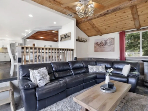 2130-bear City Ranch 4 Bedroom Home by Redawning