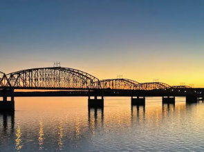 A Bridge View Inn