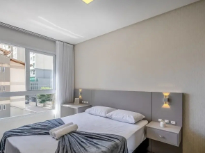 Modern 3BR apt Near the Beach Ema0201