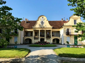 Chateau De Mathod
