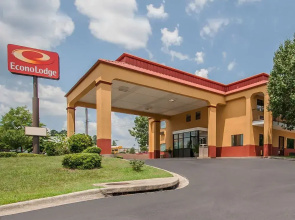 Econo Lodge Inn & Suites