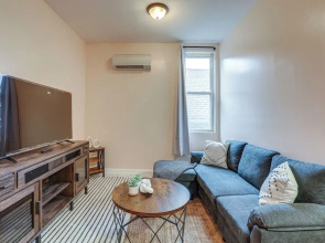 Comfy Bayonne Townhome ~ 11 Mi to NYC Attractions