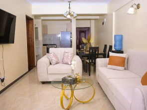 Private room(ensuite) in a 2 bedroom apt with gym.