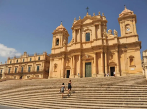 Modern and Spacious Apartment in Noto, Sicily
