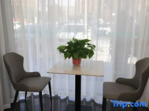 GreenTree Inn Express Hotel (Fuyang University Town)