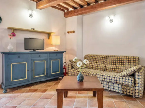 Residence with thermal pools in Sorano
