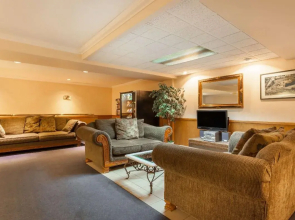 Howard Johnson by Wyndham Nanaimo Harbourside