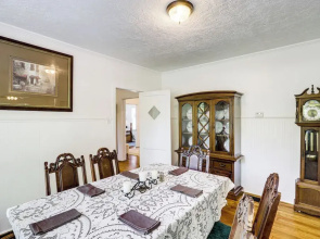 1 Mi to Dtwn! Restored 1930s Brenham Retreat